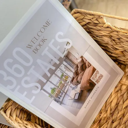 شقة Penthouse Studio, With With Private Balcony & Wifi By 360 Estates *