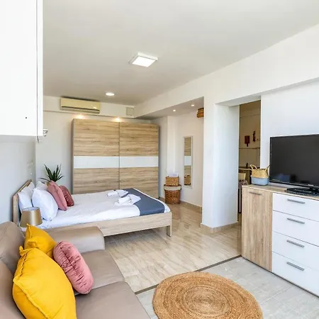 Penthouse Studio, With With Private Balcony & Wifi By 360 Estates سانت جوليان