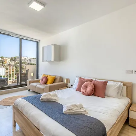 Penthouse Studio, With With Private Balcony & Wifi By 360 Estates アパート