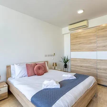 Penthouse Studio, With With Private Balcony & Wifi By 360 Estates アパート