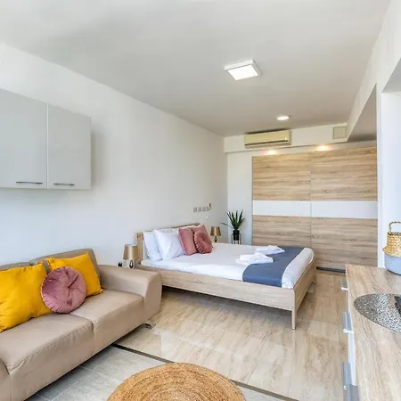 Penthouse Studio, With With Private Balcony & Wifi By 360 Estates