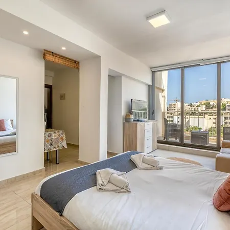 Penthouse Studio, With With Private Balcony & Wifi By 360 Estates